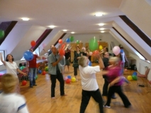 Tanz mit Luftballon