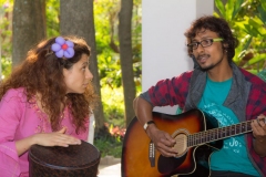 Tiziana und Bindu - Musikprofis im Namen von Lachyoga